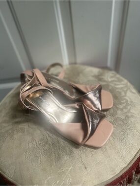 Fashion to Figure Blush Pink and Rose Gold Knot Heels Sz 8 Wide